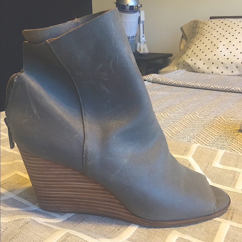 Pair gray Lucky booties